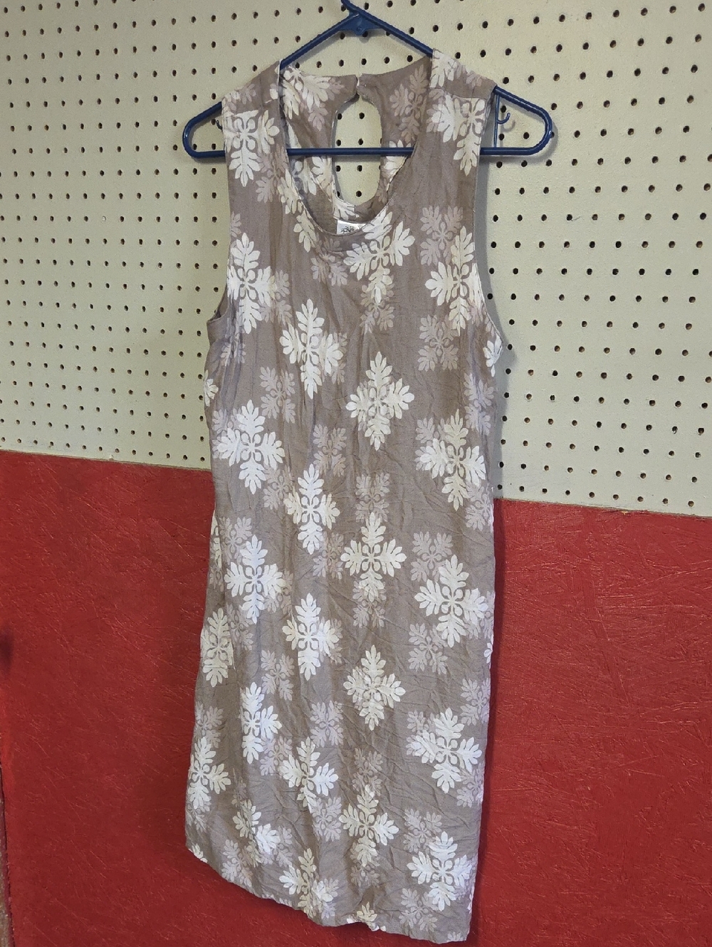 Sleeveless Cream Floral Shift Dress - Unbranded